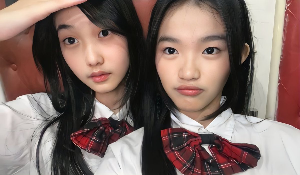 raa_twins's tweet photo. Eumm anu boleh gak tar aniv di sby recreate foto ini hehe....👉🏻👈🏻 p @.M_OlineJKT48 @.CErine_JKT48 https://t.co/r3kJMhiPXA