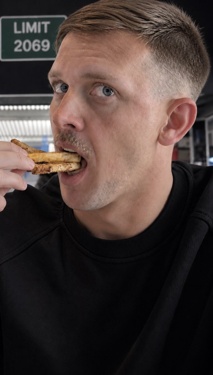 Cha50824hancock's tweet photo. Can I get a little bite: bagel sandwich 🥹😇😎 https://t.co/Q7ZVSBwebb