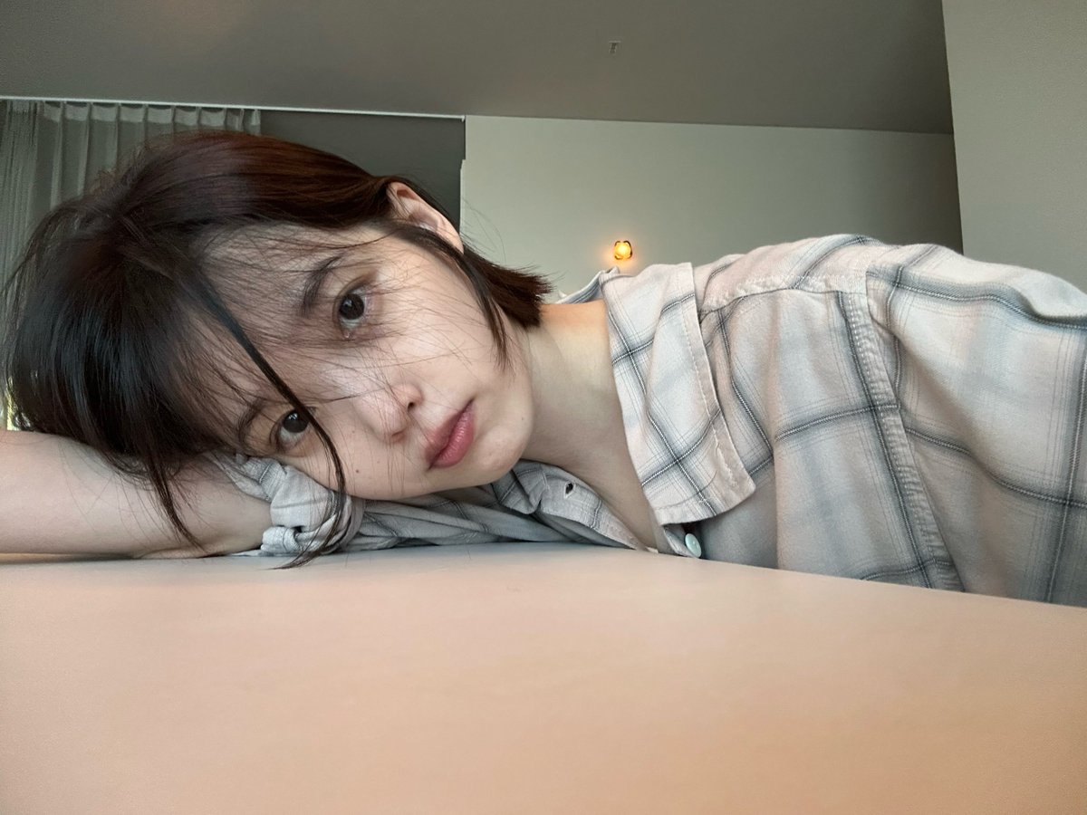 PrettyJiBrasil's tweet photo. 🐥 dlwlrma:
"Fotos na horizontal de uma pessoa de cabelo curto"
🔗 https://t.co/Gp1CuW9zHc
#아이유 #IU #이별로부터 #UnknownPlanet @_IUofficial https://t.co/bjQZTkLj9D