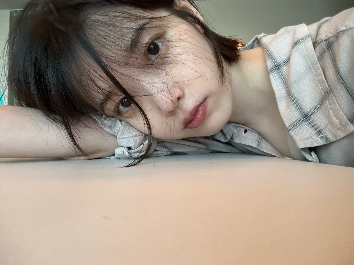 PrettyJiBrasil's tweet photo. 🐥 dlwlrma:
"Fotos na horizontal de uma pessoa de cabelo curto"
🔗 https://t.co/Gp1CuW9zHc
#아이유 #IU #이별로부터 #UnknownPlanet @_IUofficial https://t.co/bjQZTkLj9D