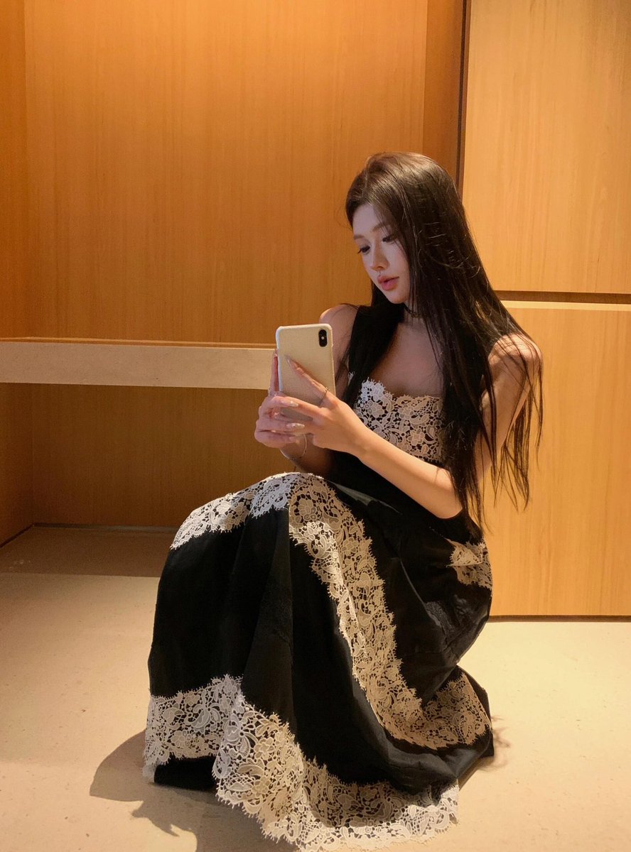 Jayky6668's tweet photo. This dress gets the vibe perfectly. https://t.co/tDTWyjxM2G