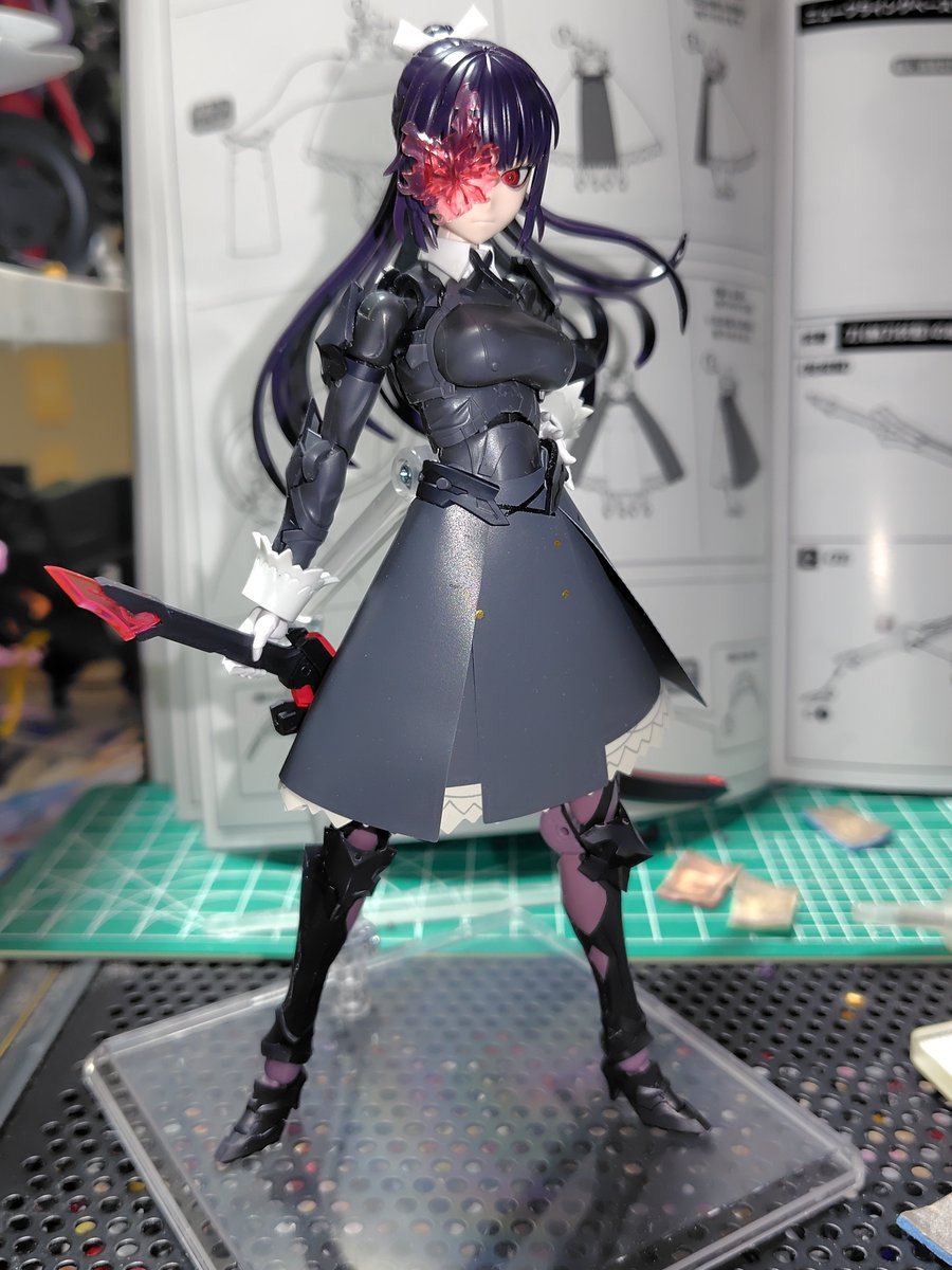 puchi_xenon's tweet photo. 篝火 真里亞【戦闘衣装】完成です。
頭部はサッパリ感をもたす為姫カットポニーにエフェクト髪に差替え。
軽装で飾りたいけどまあそこは…

そして皆さんが指摘する場所…やらかしましたw
アルティメットニッパーで根元から一気に切った方がよさそうだw
#メガロマリア
#創彩少女庭園 https://t.co/5ezuWM8hoO