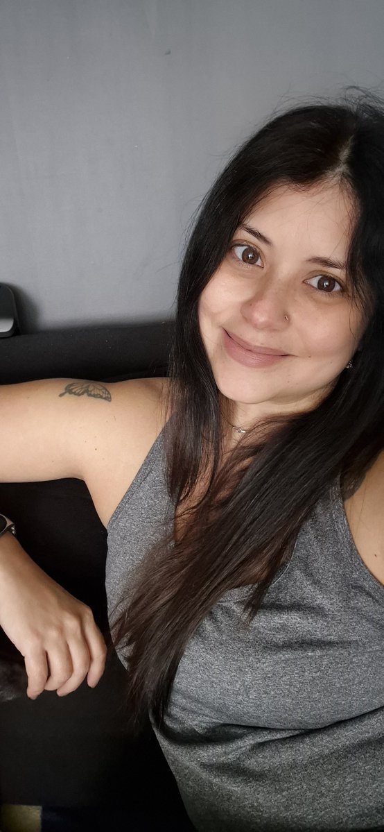 DeltaJey's tweet photo. Ayer fue mi cumpleaños ¡47! 
No puedo estar más que agradecida, todavía no me duelen las rodillas ni la espalda y finalmente estoy alcanzando algunos de mis sueños más anhelados. ¡Seguimos! https://t.co/JAMZ7F2nWP