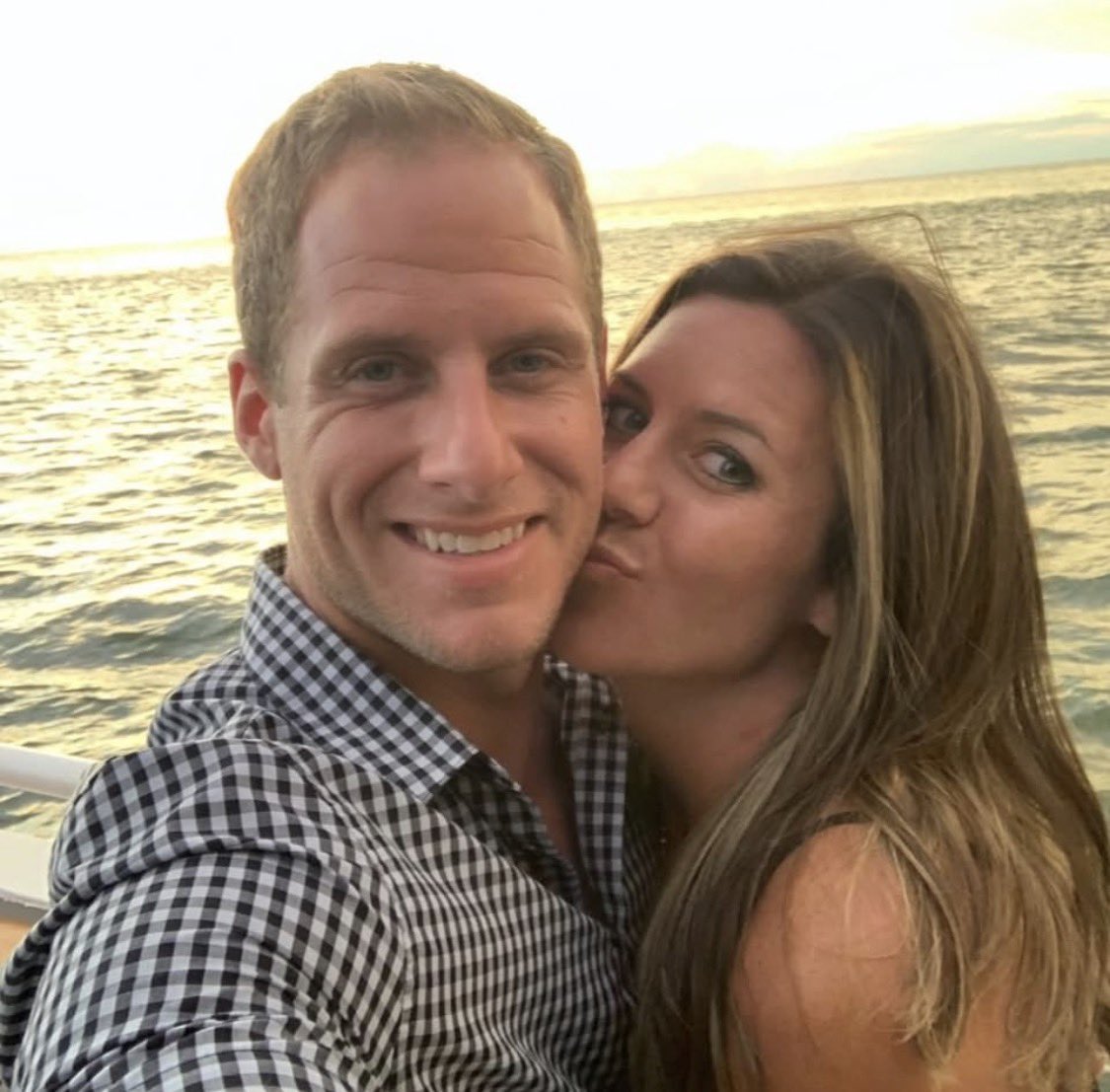 iamlegacy23's tweet photo. Here’s the perfect example of #CalebFlynn telling #AlleighaBotner exactly what she wanted to hear to keep his side chick on the side.

This is manipulation 101.

While he’s on the cruise with his wife, #AshleyFlynn— having fun, happy, lovey — he’s telling his mistress he’s sorry he went. That’s how you keep a side chick on the hook.

The photo attached to this post is Ashley and Caleb at that cruise. #JusticeForAshleyFlynn #CalebFlynnTrial