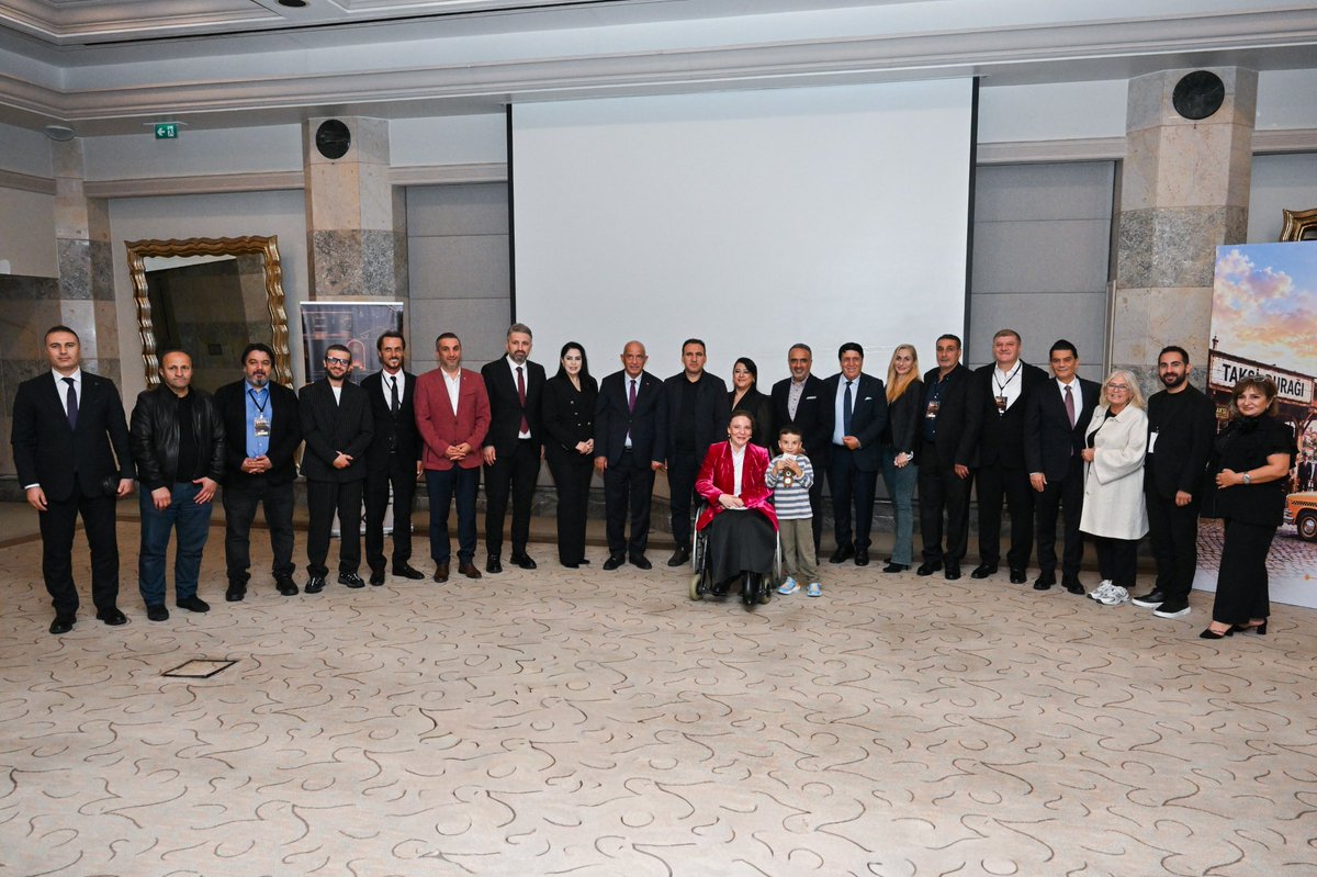 aliikramtuna's tweet photo. Şişli’mizi daha modern ve konforlu bir kent yaşamıyla buluşturacak Taksimart Akıllı Taksi Durakları ve Kent Yaşamı Merkezleri’nin lansmanına katılım sağladık.
​Ulaşımda kaliteyi artıracak, estetik ve işlevsel yapısıyla şehrimize değer katacak bu projenin hayırlı olmasını diliyor, emeği geçen herkese teşekkür ediyorum.
