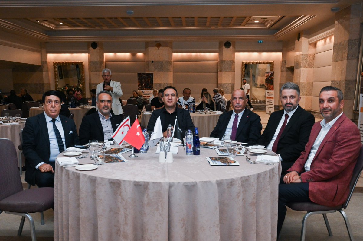 aliikramtuna's tweet photo. Şişli’mizi daha modern ve konforlu bir kent yaşamıyla buluşturacak Taksimart Akıllı Taksi Durakları ve Kent Yaşamı Merkezleri’nin lansmanına katılım sağladık.
​Ulaşımda kaliteyi artıracak, estetik ve işlevsel yapısıyla şehrimize değer katacak bu projenin hayırlı olmasını diliyor, emeği geçen herkese teşekkür ediyorum.