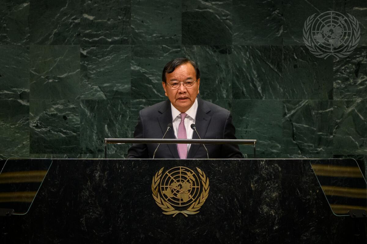 Journal_UN_ONU's tweet photo. H.E.  Sokhonn Prak, Deputy Prime Minister, Minister for Foreign Affairs and International Cooperation of Cambodia @UN #GeneralDebate
🔗Access the recording and transcript of the statement here: https://t.co/tgOXjgBYUs
#UNJournal #UNGA81
© UN Photo/Loey Felipe https://t.co/WRNFM7lyIT