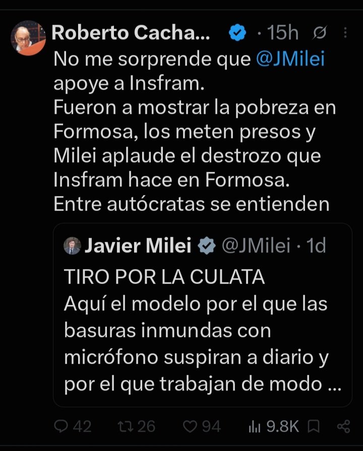 ViejoLibertario's tweet photo. ROBERTO CACHANOSKY... ¿ES O SE HACE?

Estimado bloqueador serial, le voy a explicar dos cosas obvias:

1️⃣ Cuando use shampoo para cabello seco se tiene que mojar igual la cabeza.

2️⃣ Algo aún más obvio que lo anterior, es que @JMilei NO APOYA A INSFRÁN.
El tuit que usted cita de Milei, dice que el modelo pautero (Formosa) que defienden los periodistas en sobrados, se volvió contra ellos mismos.

Lo que sucede es que usted, la neurona que debe interpretar la lectura, la tiene conectada con el esfinter. 

Y cuando lee "Milei", se contrae y razona mal.

Pruebe de relajarse y volver a leer.

Saludos 
Hugo Villada (EVL)

Se agradece RT porque Robertito me tiene bloqueado. Gracias
