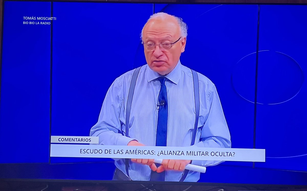 RodrigoCIgnacio's tweet photo. Todavía encuentran chistoso celebrarle a Milei que hable de “zurdos mugrosos”???

Segun Tomas Mosciatti a Milei no le interesa derogar ningún decreto del estrecho de Magallanes, porque en conjunto con USA quieren hacer una alianza estratégica para hacer cagar a Chile. https://t.co/Z90bI2WeH6