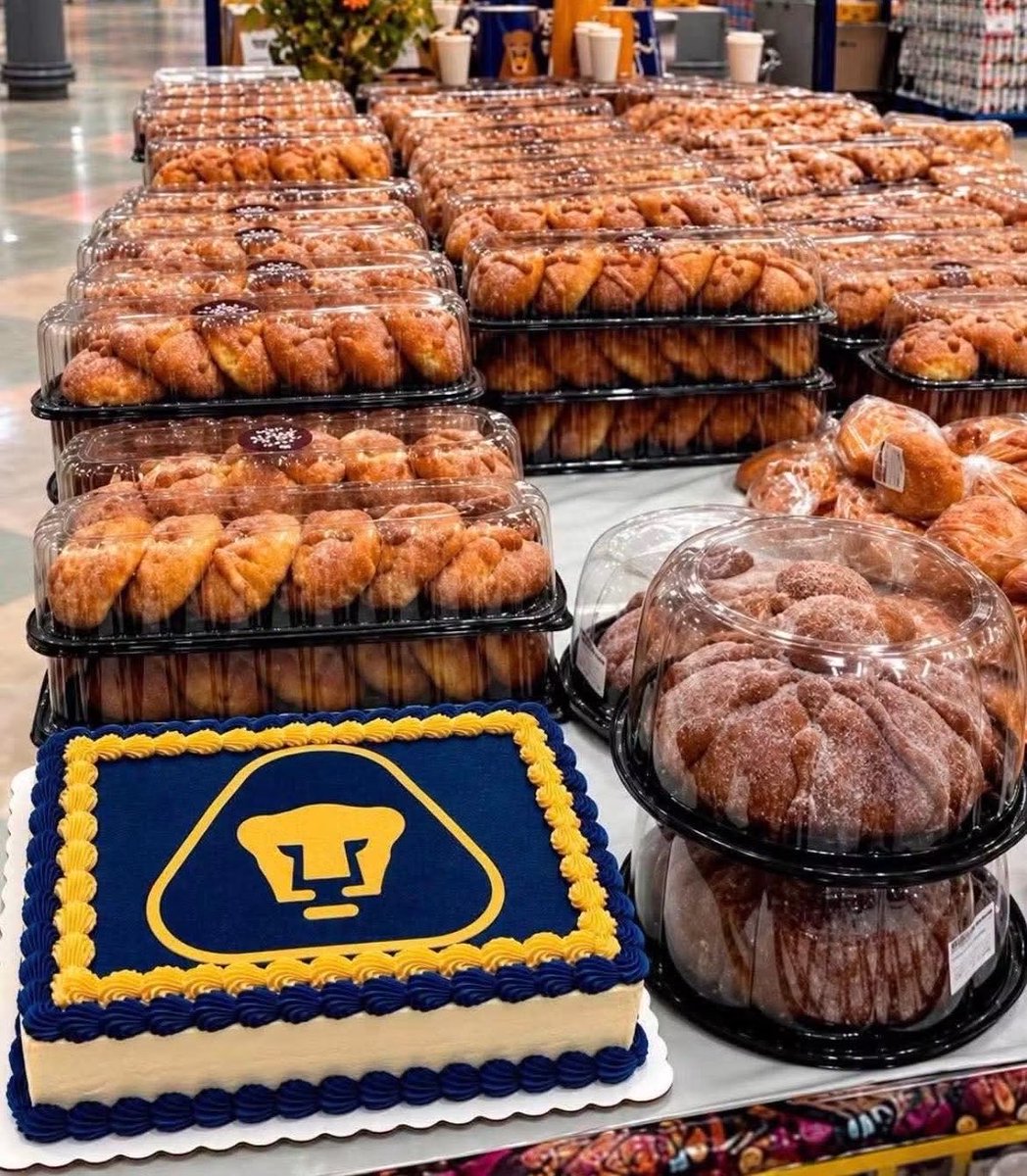 MartinoliCuri's tweet photo. Ya hay pan de muerto: https://t.co/dUKlFPZfyP