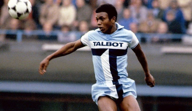 thesoccerdemic's tweet photo. #OnThisDay in 7️⃣9️⃣ Danny Thomas made his senior debut🙌🏾
⚽️Aged 1️⃣8️⃣ he started for #CoventryCity vs #WestBrom in the #EFLCup at the Hawthorns✨️
🌎Of Jamaican🇯🇲 descent, he became the #SkyBlues 3️⃣rd Black footballer, made 1️⃣2️⃣9️⃣ appearances between 1979-83🔥🇯🇲🏴 #PUSB https://t.co/L4SopZ0lKd
