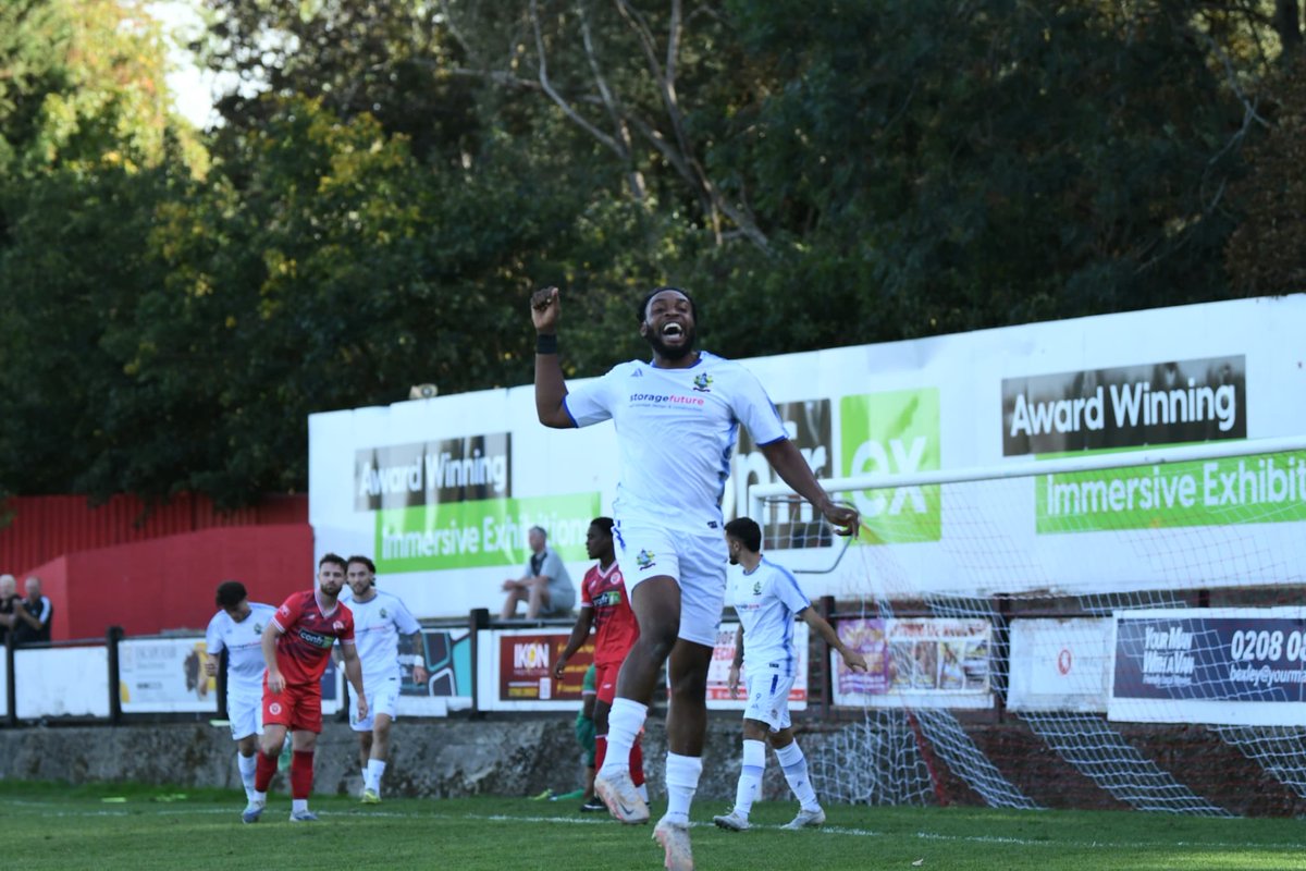 TheCurfews's tweet photo. And….ITS A WIN FOR CHERTSEY!! 

with a @TheCurfews 5-4 @wellingunited in penalties, Chertsey take home the win! 

Well done Curfews!! 🔵

Some amazing shots this afternoon, including Gary celebrating his goal and a stuck ball in goal! https://t.co/S5fy7atNL3