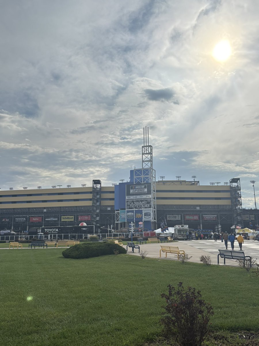 JaredDPerry23's tweet photo. Kansas, weβve arrived. π#NASCAR #KansasSpeedway #RaceWeekend @NASCAR @kansasspeedway https://t.co/zNRjrpY3a3