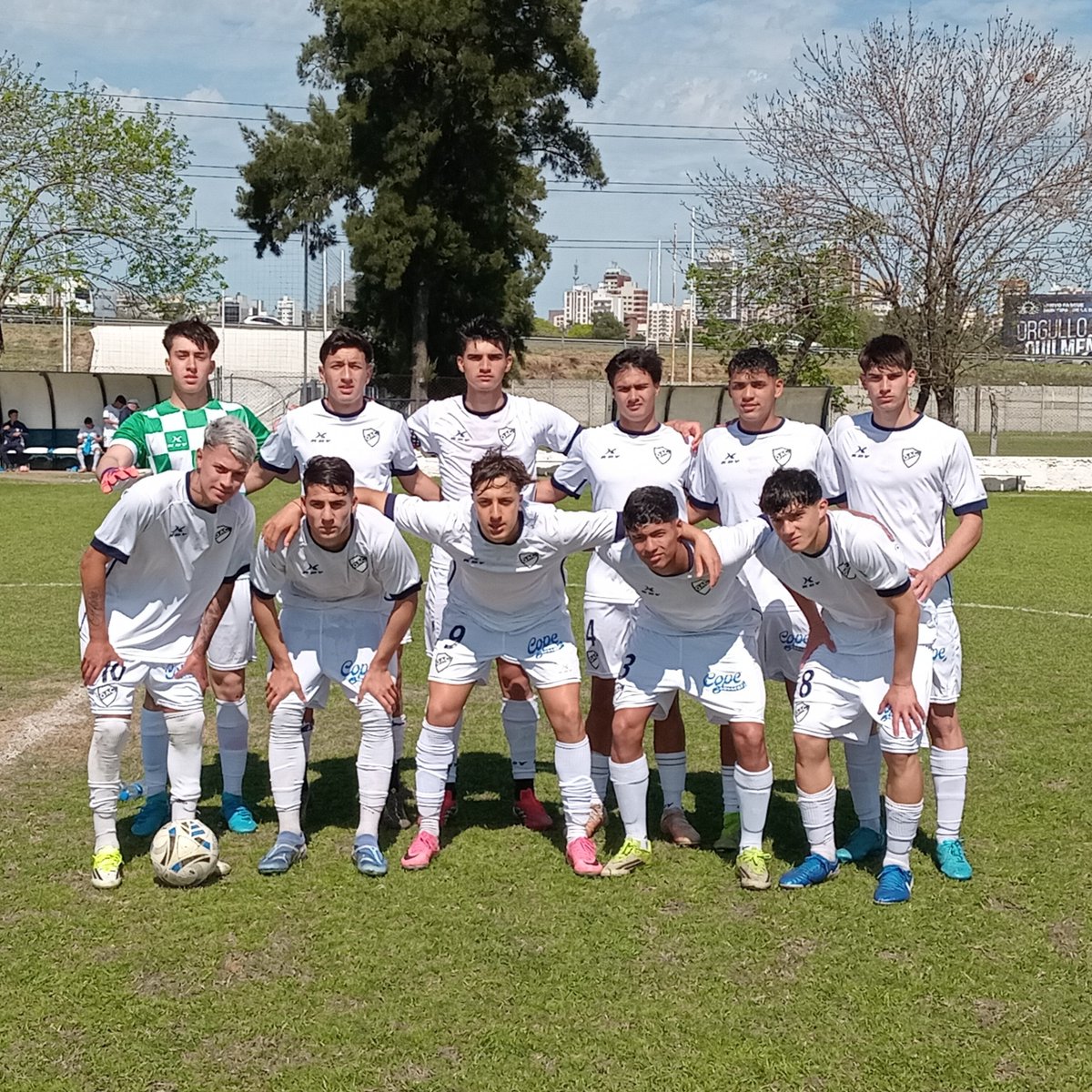 FlacoFiorentino's tweet photo. #JuvenilesLPF ➡️ Quinta: #Quilmes 0-Unión 0.
🟥 Cejas (Q).
#PredioQAC/#JuvenilesQAC/#Fecha27 https://t.co/elg07BtlqS