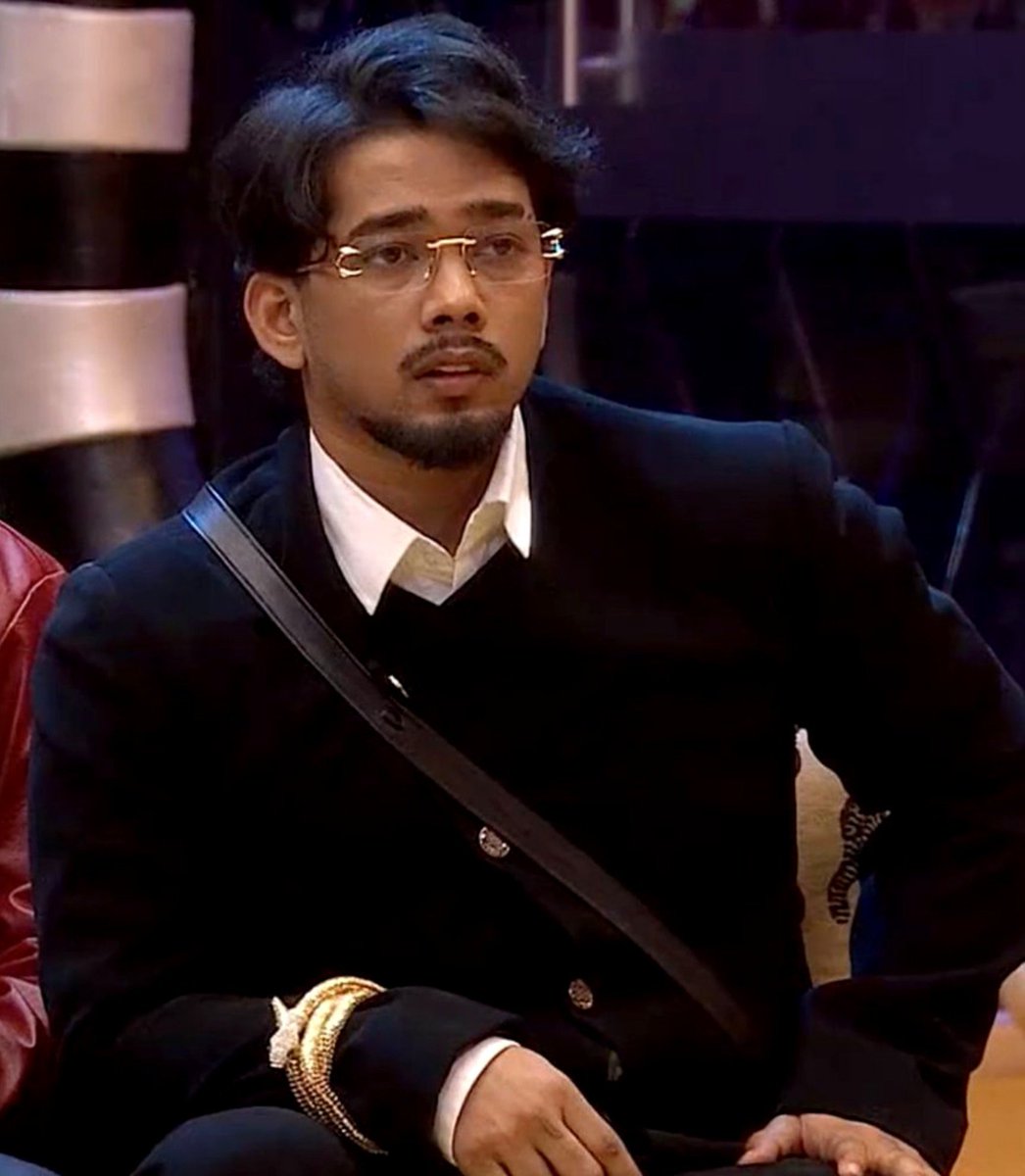 CapXGold's tweet photo. #ScoutOP is literally watching his own downfall arc 😭

First the makers sell him as a big player, then the narrative flips, the support disappears, and suddenly he’s treated like background furniture.

This #AbhishekBajaj 2.0 setup is looking obvious now.

#BiggBoss20 #BB20 https://t.co/Dc7basuvHZ