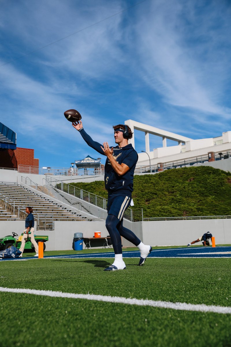ZipsFB's tweet photo. Pregame 📸

#GoZips🦘 https://t.co/jGbEer35UJ