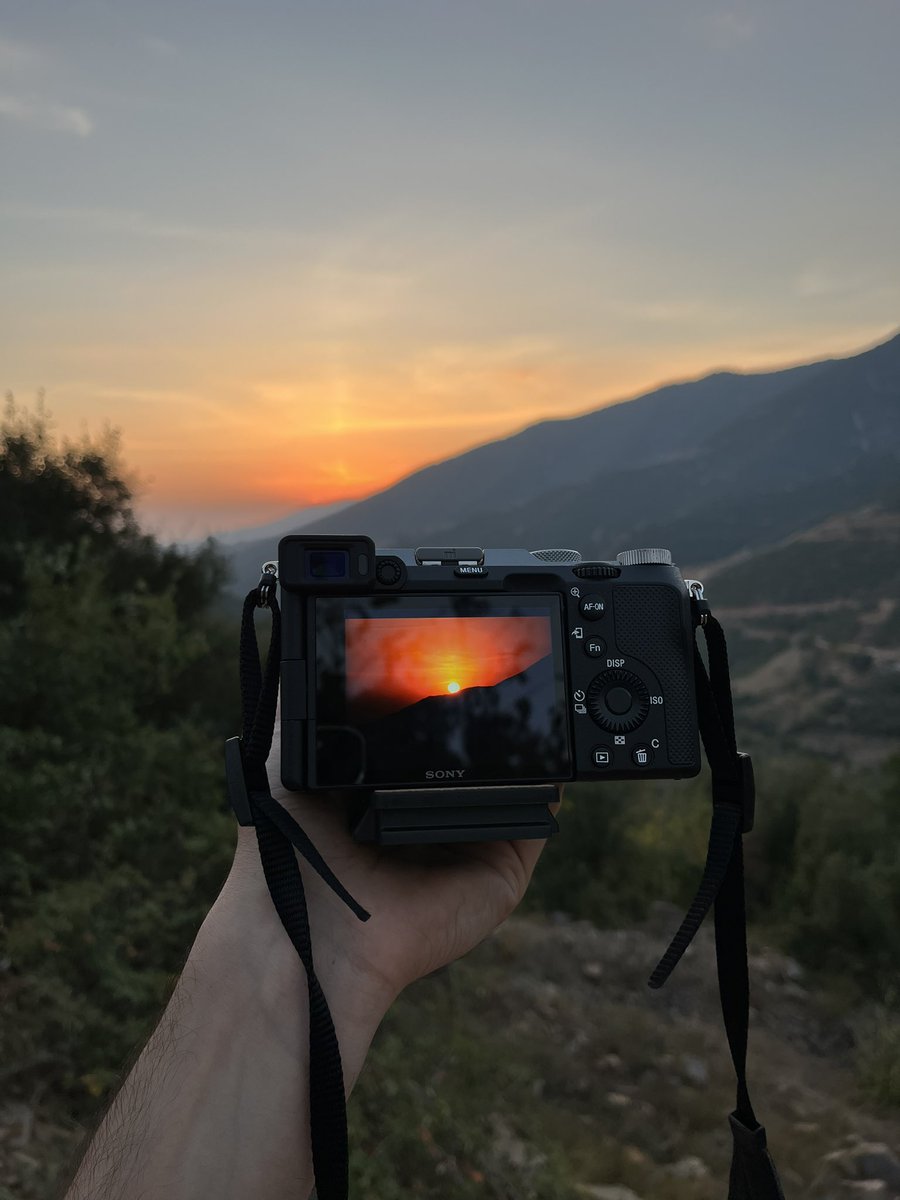 furkanalbyrak01's tweet photo. Bugün şöyle bir fotoğraf çektim https://t.co/2RXAUCc4ZE