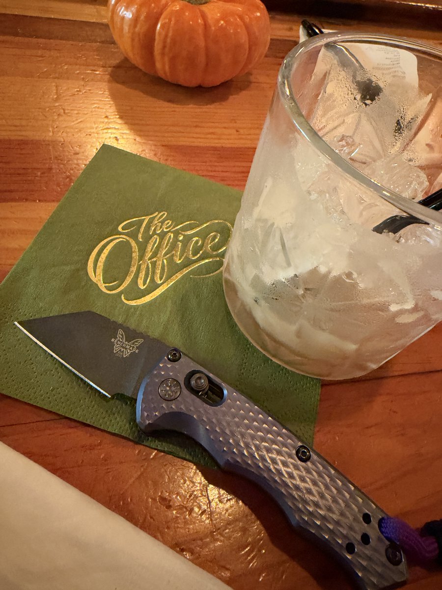 HelaciousSC's tweet photo. Honey I was at the office, I swear! 

#helacious #theoffice #benchmade https://t.co/UomtKVh6nj