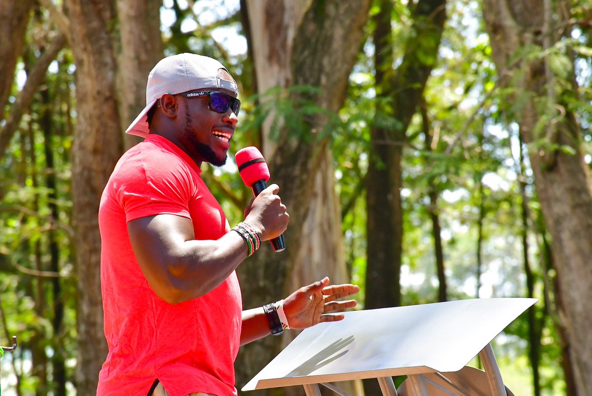 _omanyalaF's tweet photo. The Omanyala Sprints Club tour continued at St Peter’s Mumias, where Omanyala inspired students to believe in themselves, work hard and pursue their dreams.

We also held conversations on introducing a Sprints Club to help identify and nurture young talent. 
@Ferdiomanyala https://t.co/ErshGXLL8a