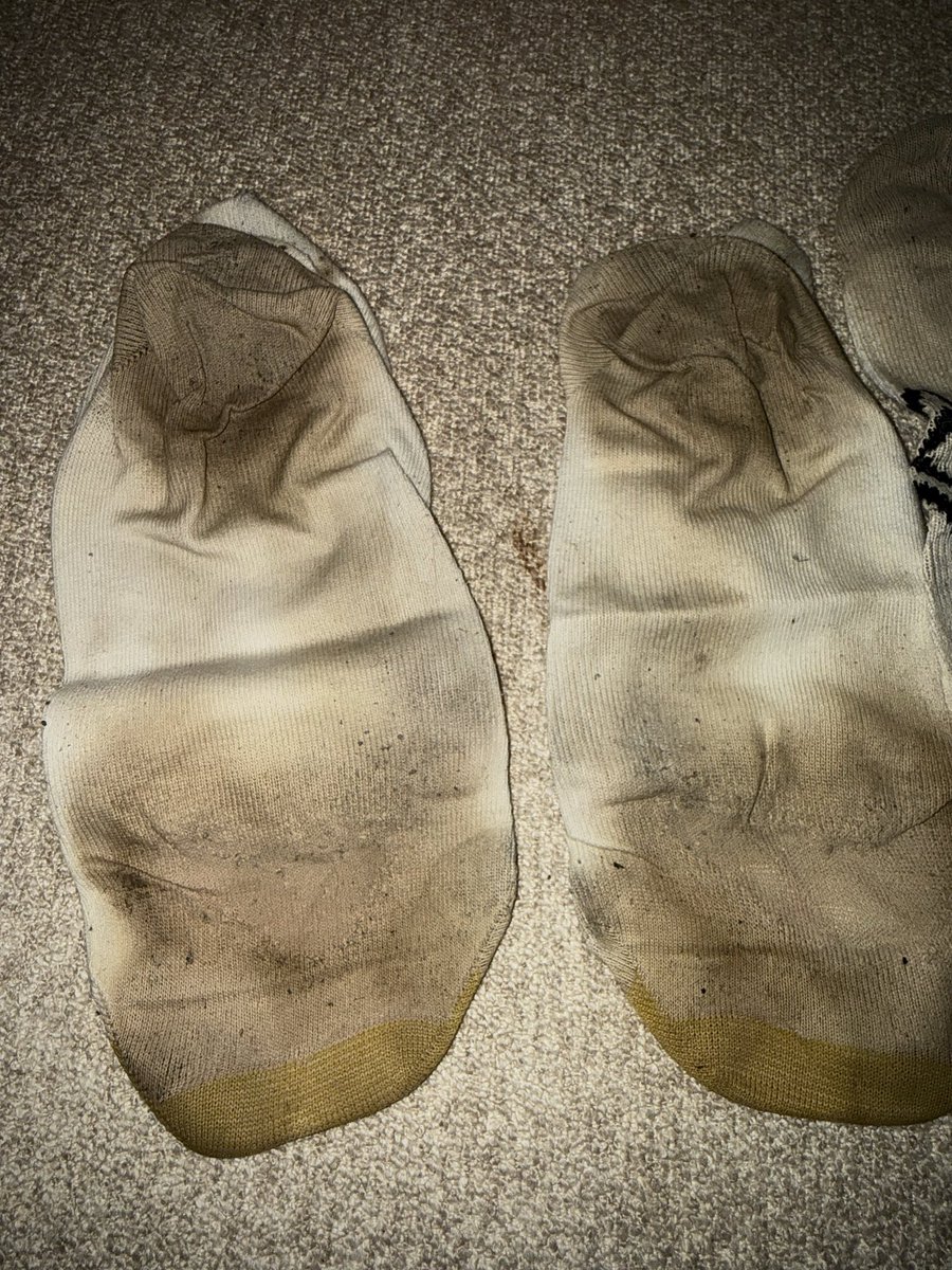 Twinkie4Feet's tweet photo. My newest addition , I could smell these socks through the package ! I started sniffing the socks and the scent was stuck to my nose and my whole room smelled funky after . Just wow 😶😷🤢 https://t.co/XlHPwvTHUK