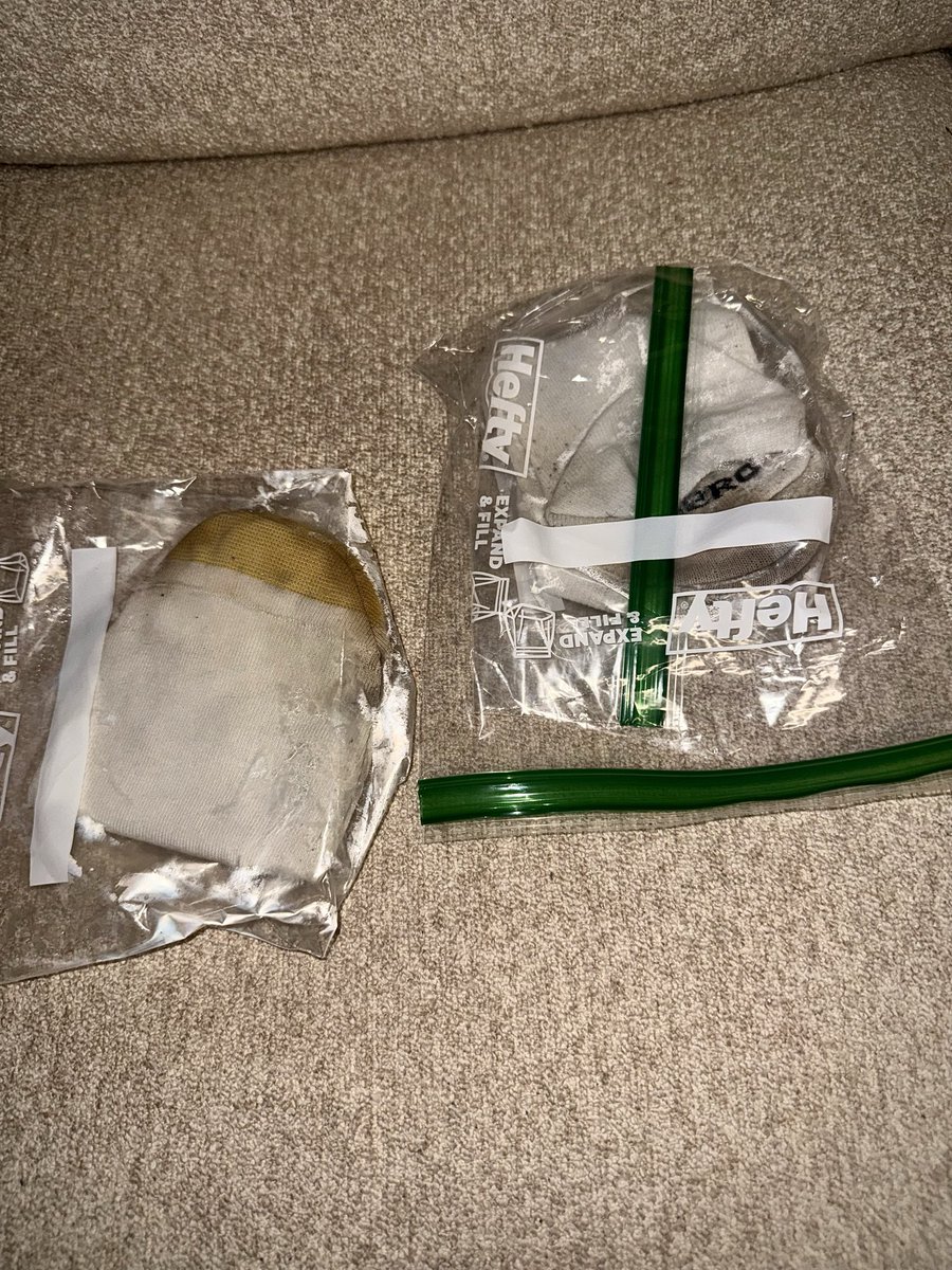 Twinkie4Feet's tweet photo. My newest addition , I could smell these socks through the package ! I started sniffing the socks and the scent was stuck to my nose and my whole room smelled funky after . Just wow 😶😷🤢 https://t.co/XlHPwvTHUK