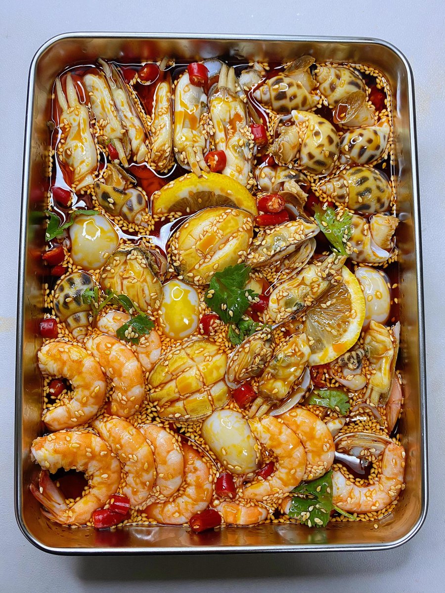 LakeshiaStmp's tweet photo. Hoy traigo los ingredientes frescos para hacer una deliciosa paella de marisco! Camarones, mejillones, calamares y el clásico azafrán espaol. Alguien se anima a probarla conmigo https://t.co/DdFRNj9QH5