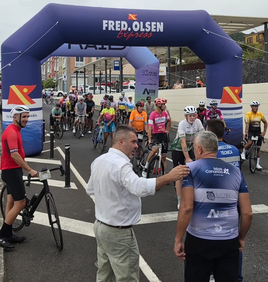 BorjaSenado's tweet photo. Contrarreloj Breña Baja Mágica enmarcada dentro de la Vuelta La Palma🚵🏁En Breña Baja se celebró la Contrarreloj individual explosiva desde San José hasta la Montaña de La Breña, con una distancia de 3,5 kilómetros con 250 metros de desnivel positivo. Gracias a todo el equipo👏 https://t.co/0I4FoV6Xeb