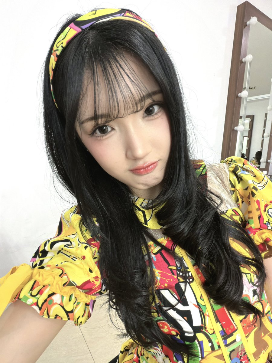 Delynn_JKT48's tweet photo. THANKYOUU SO MUCH ITA 2026!!! 🥰🫶🏻kuning kuningg gemas 🤏🏻🤏🏻 https://t.co/twyMtwqckL