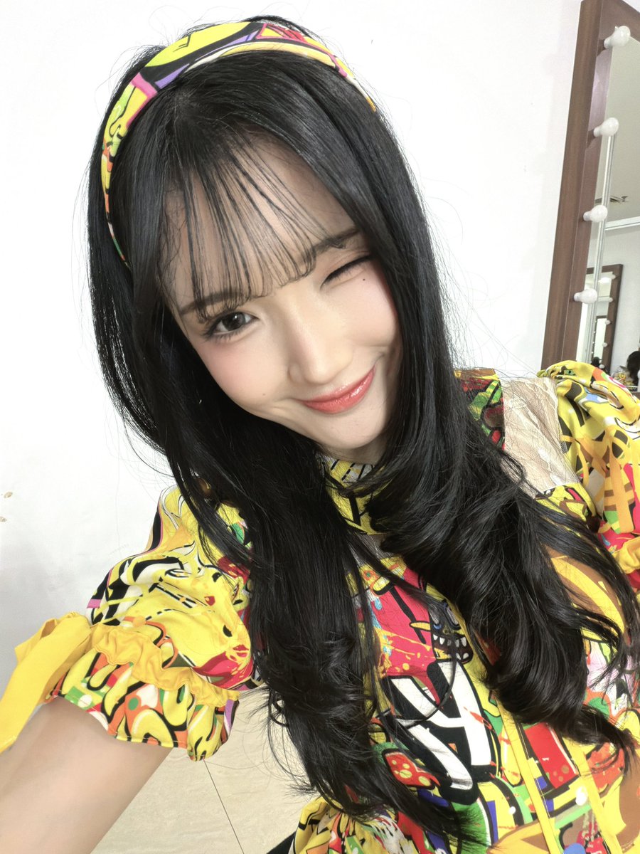 Delynn_JKT48's tweet photo. THANKYOUU SO MUCH ITA 2026!!! 🥰🫶🏻kuning kuningg gemas 🤏🏻🤏🏻 https://t.co/twyMtwqckL
