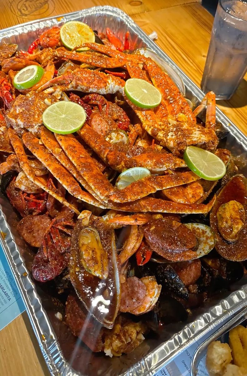 bossbabejass's tweet photo. Seafood Saturdays 🦀🦞🦐 https://t.co/1LEOUYEpWD