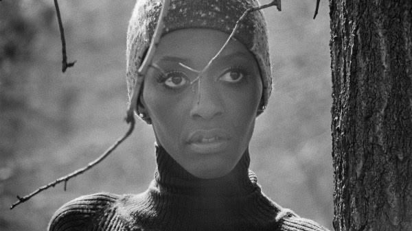 ronniessance's tweet photo. in case you forgot Kadeem Hardison’s mom is Bethann Hardison, one of the first high profile black fashion models and an activist for diversity in the modeling world. #ADifferentWorld https://t.co/uUEH292tlL