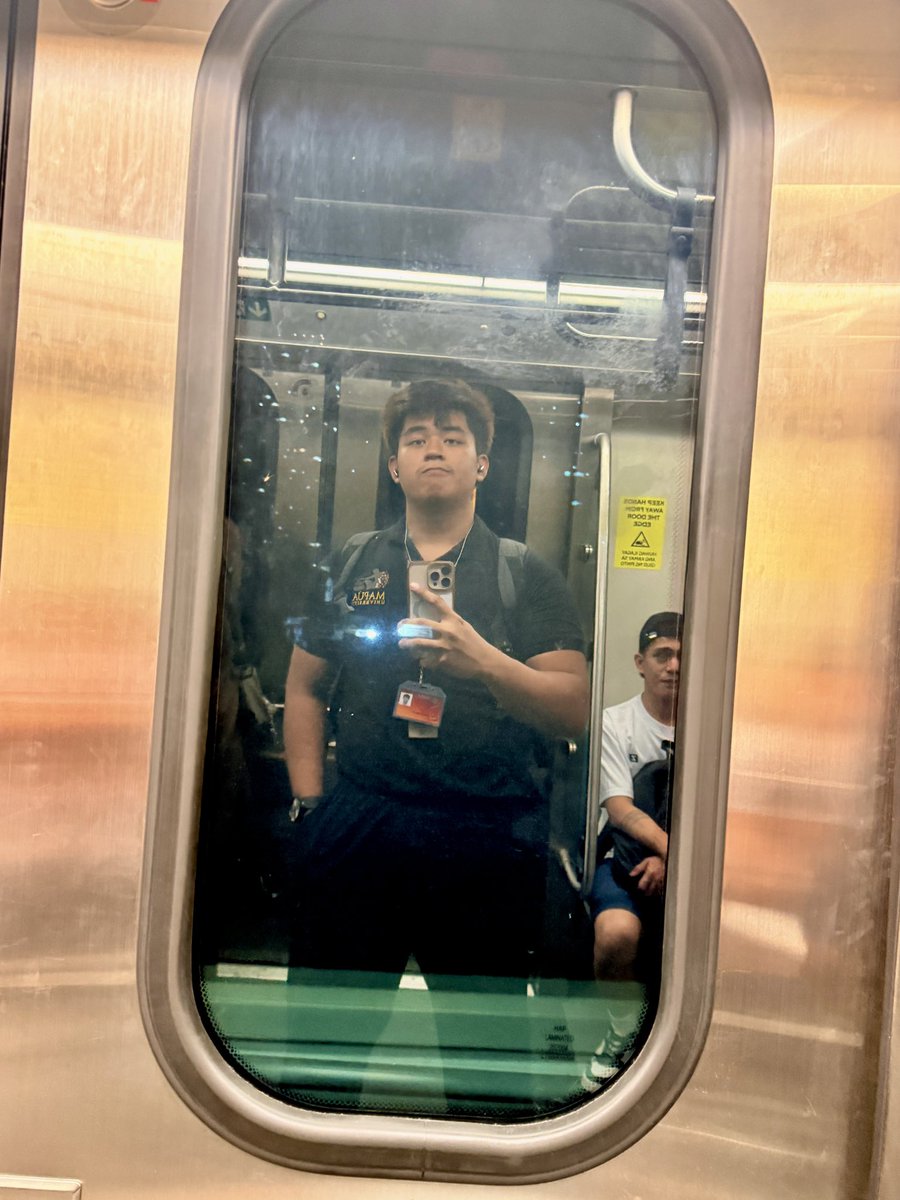 SiLorakToh's tweet photo. “Good evening sir”😛 https://t.co/9ldnSfDibr