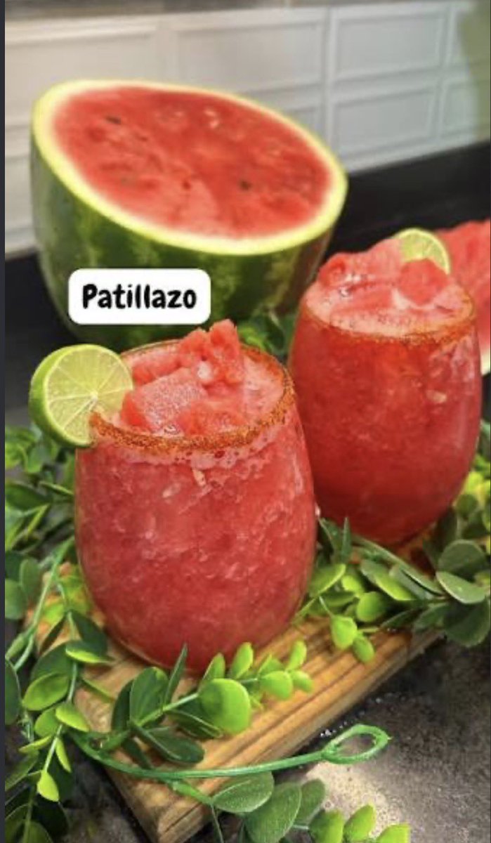 ffzcaro's tweet photo. @AngieMatiz6 Su majestad el patillazo🍉. Imposible llamarle sandiazo https://t.co/JHYBuAVqxb