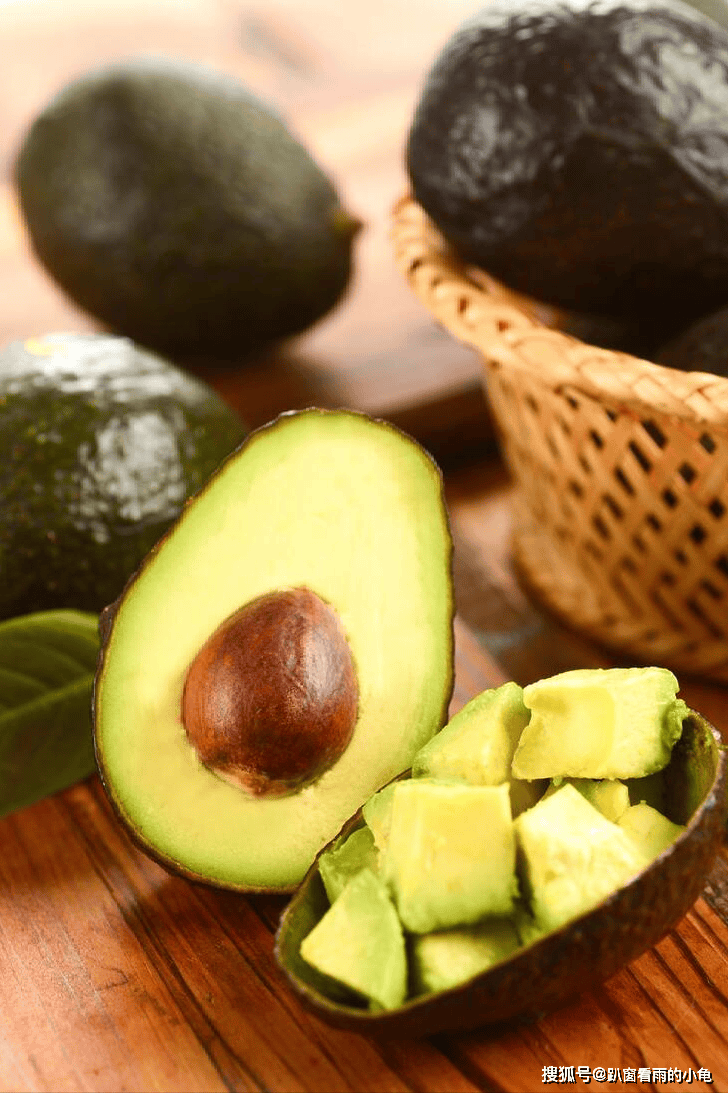 AndreLanton's tweet photo. Este aguacate mexicano es súper cremoso, sin nada de agua ni amargor. Perfecto para tostadas o guacamole, vale cada centavo. https://t.co/GXQ6kM9Q8h