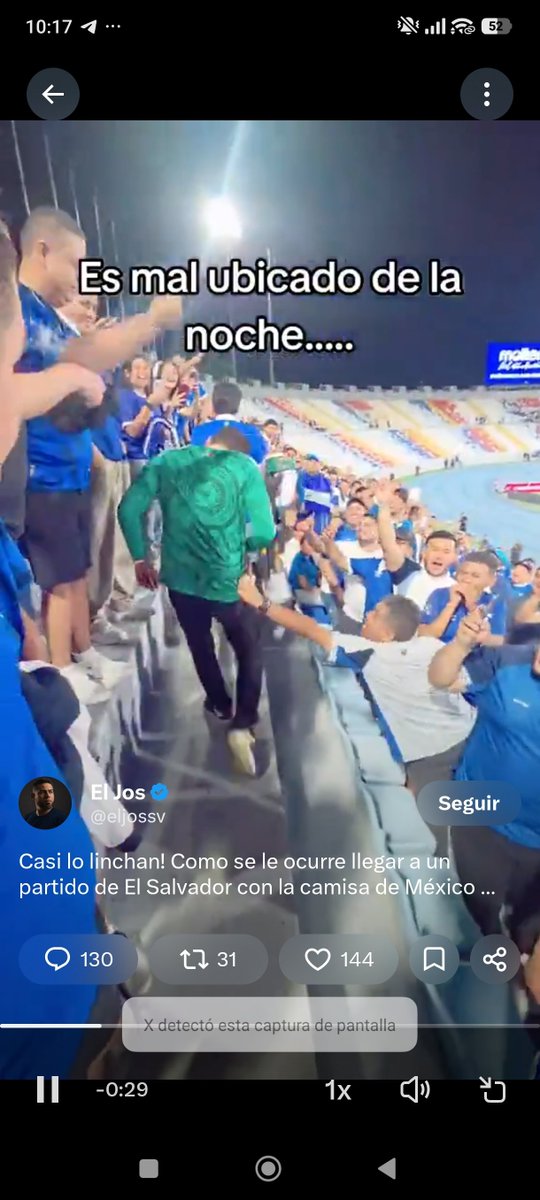 edwinnn23's tweet photo. @eljossv Lo jala de la camisa... Son una basura los fanáticos salvadoreños y los demás solo les da risa... así como como el de la publicación que lo publica a son de burla... https://t.co/Ys1njEQ3yI