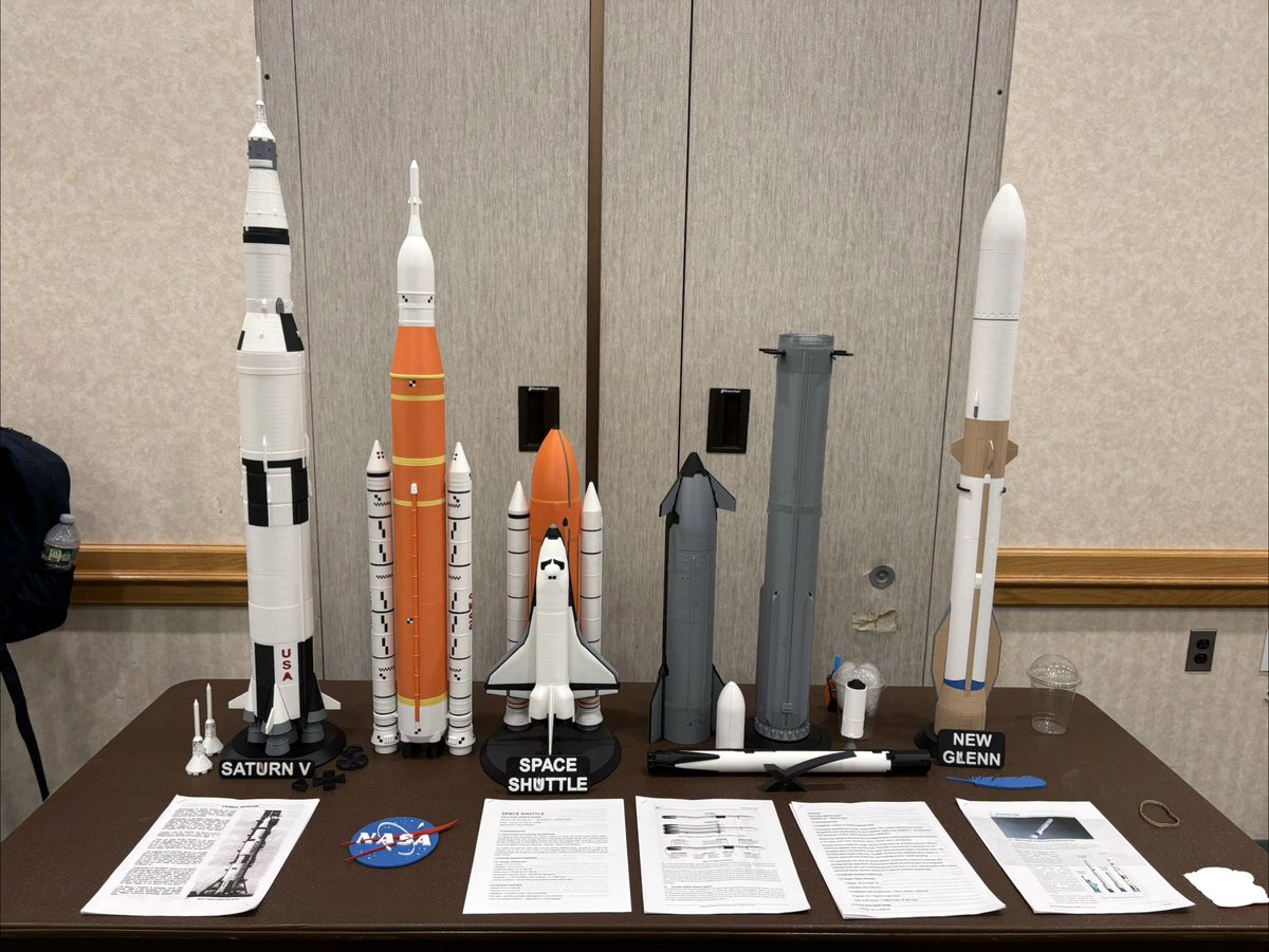 InFact_Banneker's tweet photo. @luke_leisher_ Showed my calc 2 prof my 1:100 scale Starship, and he liked it and asked me to present it, so I printed a couple more at the same scale, brought my tile fragment, and then presented. I presented a second time too.

I printed some 1:100 scale people too to illustrate the scale. https://t.co/d2bqKLYeFf