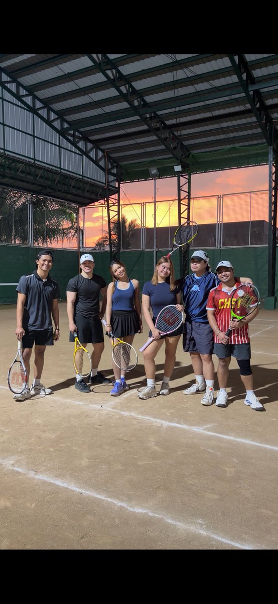 keannaxdenise's tweet photo. after being sick for 5 days, finally!!! 🎾 https://t.co/uSosop3EO9