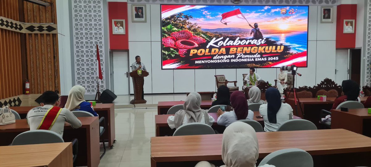 Amigoaur4's tweet photo. Sosialisasi Dir Intelkam polda bengkulu Acara Deklarasi dan Seminar Publik Rembug Pemuda Bengkulu 
Thema:
Menjemput Indonesia Emas 2045
Tantangan, Peluang, dan peran strategis Pemuda Provinsi Bengkulu. https://t.co/nwe6NHRcKv