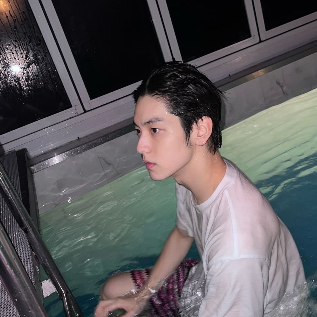 roxrobaby's tweet photo. 엄청구리잘생겻구리.. 그냥막잘생겻다 이쁘다 이거를떠나서 얼굴선이걍존나미남선 아이시발 니 조각상이가? https://t.co/O5p10iQ77H
