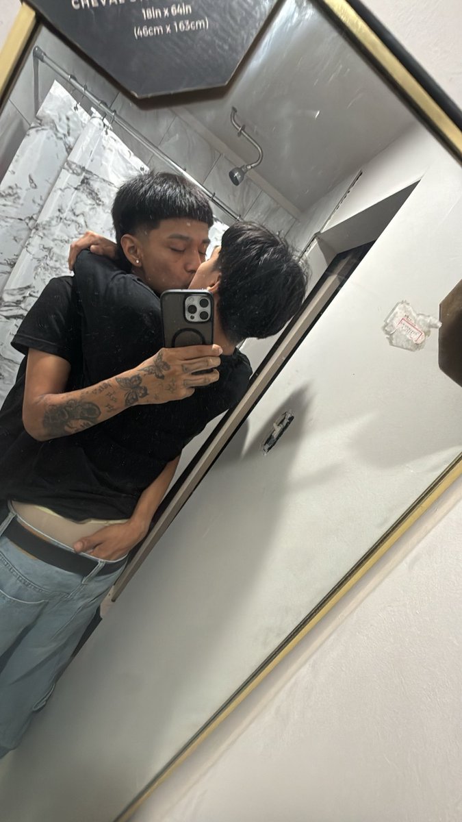 214bttm's tweet photo. Pressed ass hos 😂😂🤏🏽🤏🏽anyways who look a mess😂#mlm #iloveyou #myman https://t.co/IBRK3em5l5