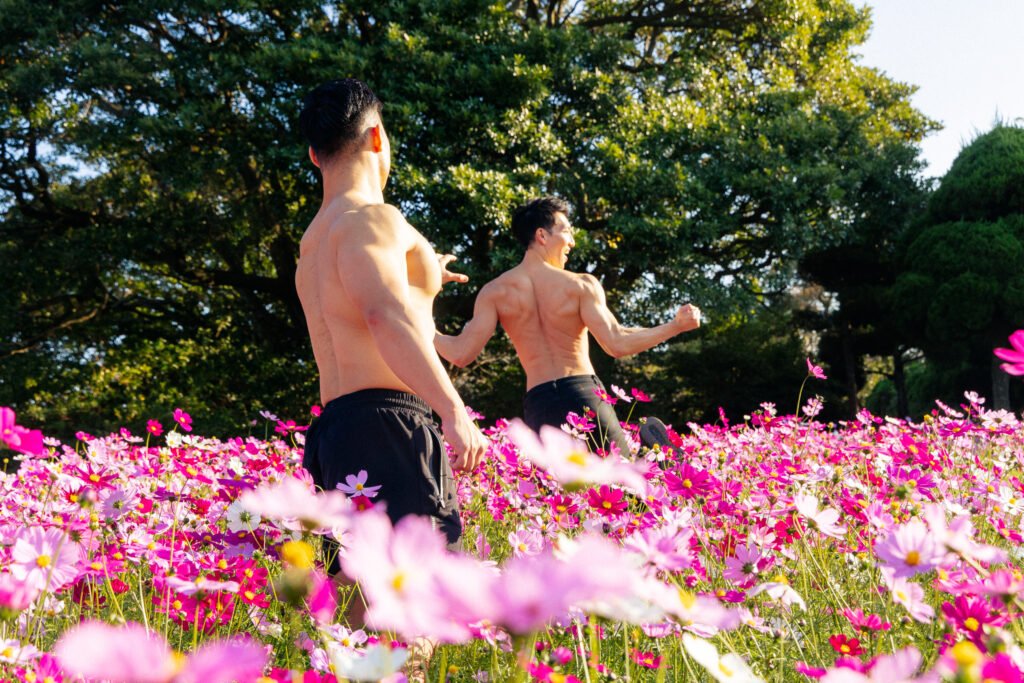 muscleplus_free's tweet photo. コスモス畑でマッチョをつかまえて

※AIではなく実際に撮影しています https://t.co/haXqQ5Fi2r