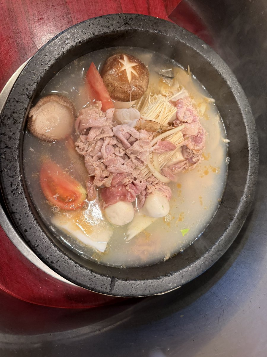 tk10121's tweet photo. 久々の台湾料理

ゲキうまっ😘 https://t.co/Uknf77RtAY