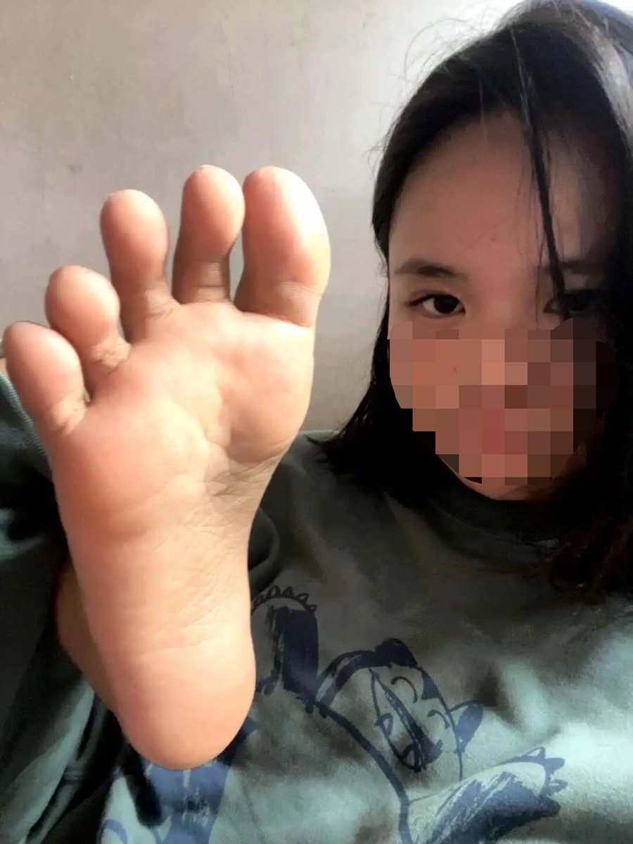 bluusumr's tweet photo. relapse for dem toes LOSER

feetworship finsub findumb findom findomme paypig humanatm whalesub https://t.co/dLXoNR7Mht