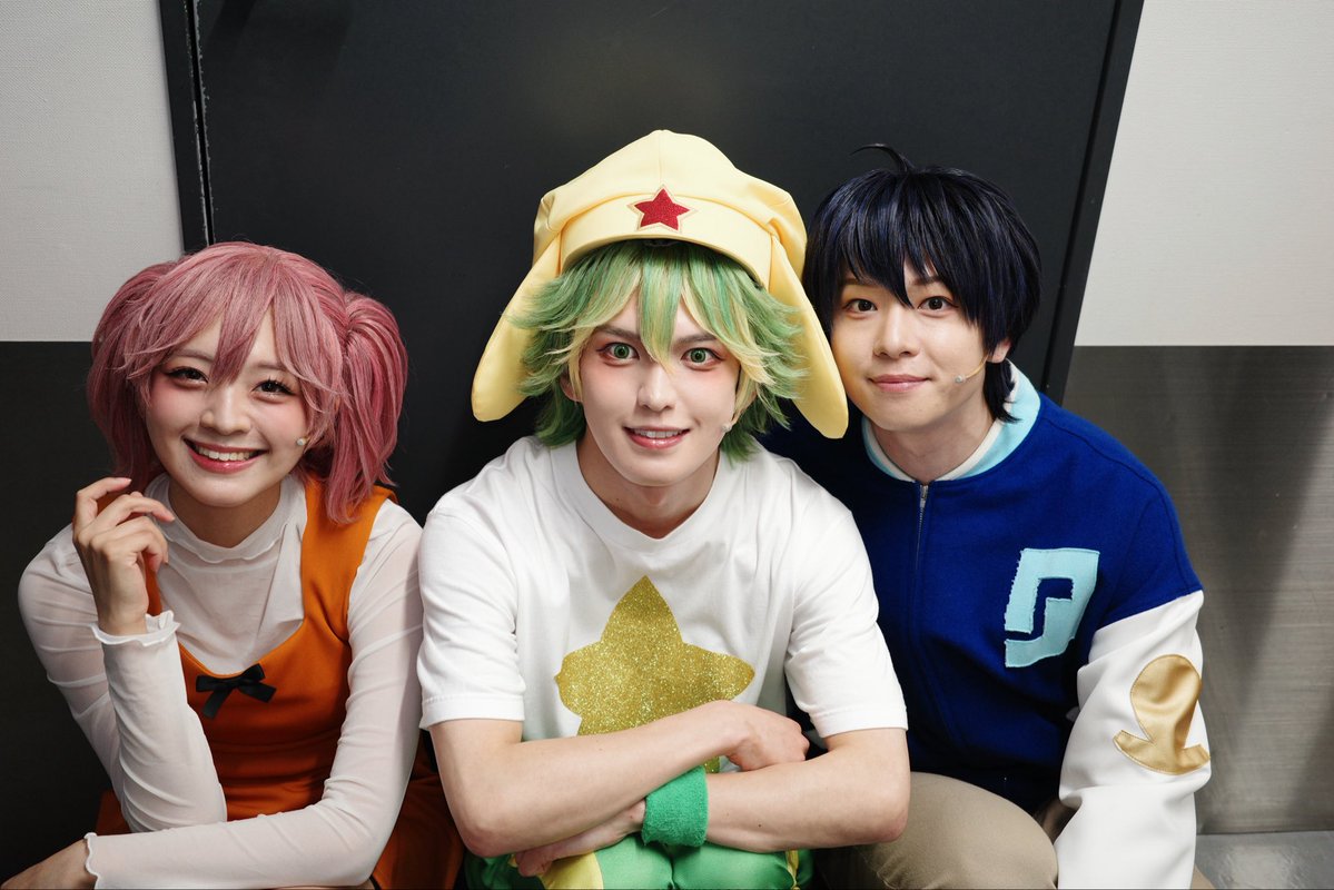 shogo_tamura's tweet photo. ミュージカル『ケロロ軍曹』
8日目ご来場誠にありがとうございました

ケロロ軍曹は出てくる全てのキャラクターが愛くるしく愛おしい作品です

役者も原作へのリスペクトを持って、それを体現してくれて本当にいい座組だなと

明日で千秋楽‼︎
最後まで宜しく頼むであります‼︎

先日、渡辺久美子さんも観に来てくださいました
感想も聞くことができて感無量です🐸

#ケロミュ