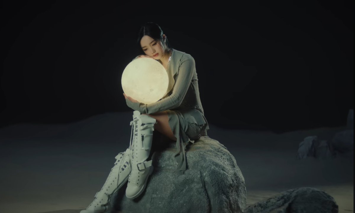 khimerzELF's tweet photo. For reference 🌕⭐

#ELISIA #엘리시아 https://t.co/QMVNySnqZP