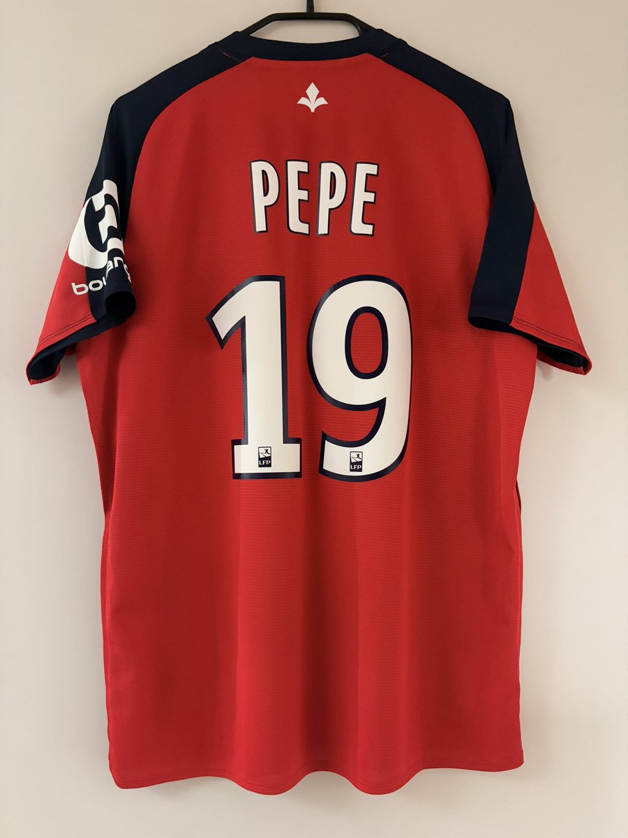 maaxazzz's tweet photo. - Keita (XL mais taille serré)
- Pepe (M)
- Hazard (L)
- Keita (L mais plutôt petit) https://t.co/j1pGx6v5oU