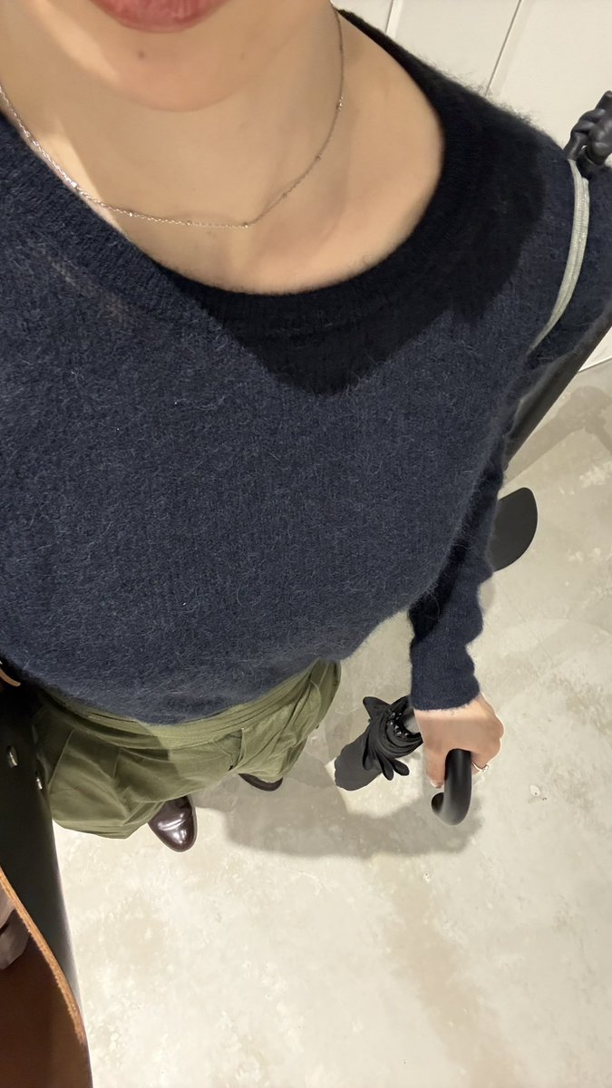 z____o159's tweet photo. 早速グルカショーツ卸した
スタイルよく見えるしかっこいい✨
トップスも初卸し
auraleeのアルパカニット🦙🧶 https://t.co/5dQpPDKuW2