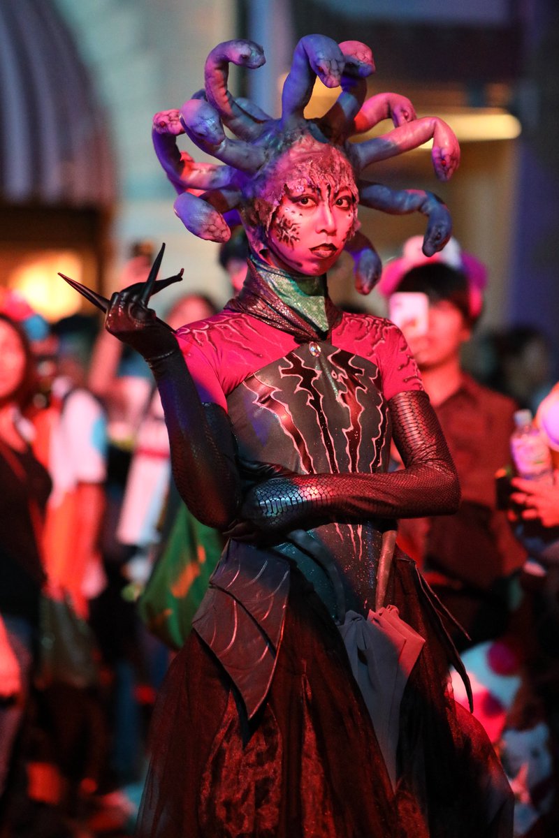 EigerM's tweet photo. 2019年9月26日 ハロウィーン・ホラー・ナイト
7年前の今日の写真です。
今日も1日お疲れさまでした～ https://t.co/o8ZQL19Heg