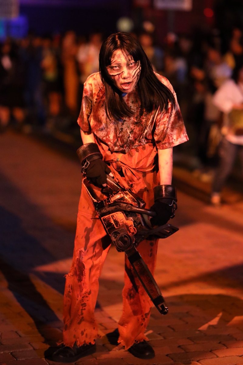 EigerM's tweet photo. 2019年9月26日 ハロウィーン・ホラー・ナイト
7年前の今日の写真です。
今日も1日お疲れさまでした～ https://t.co/o8ZQL19Heg