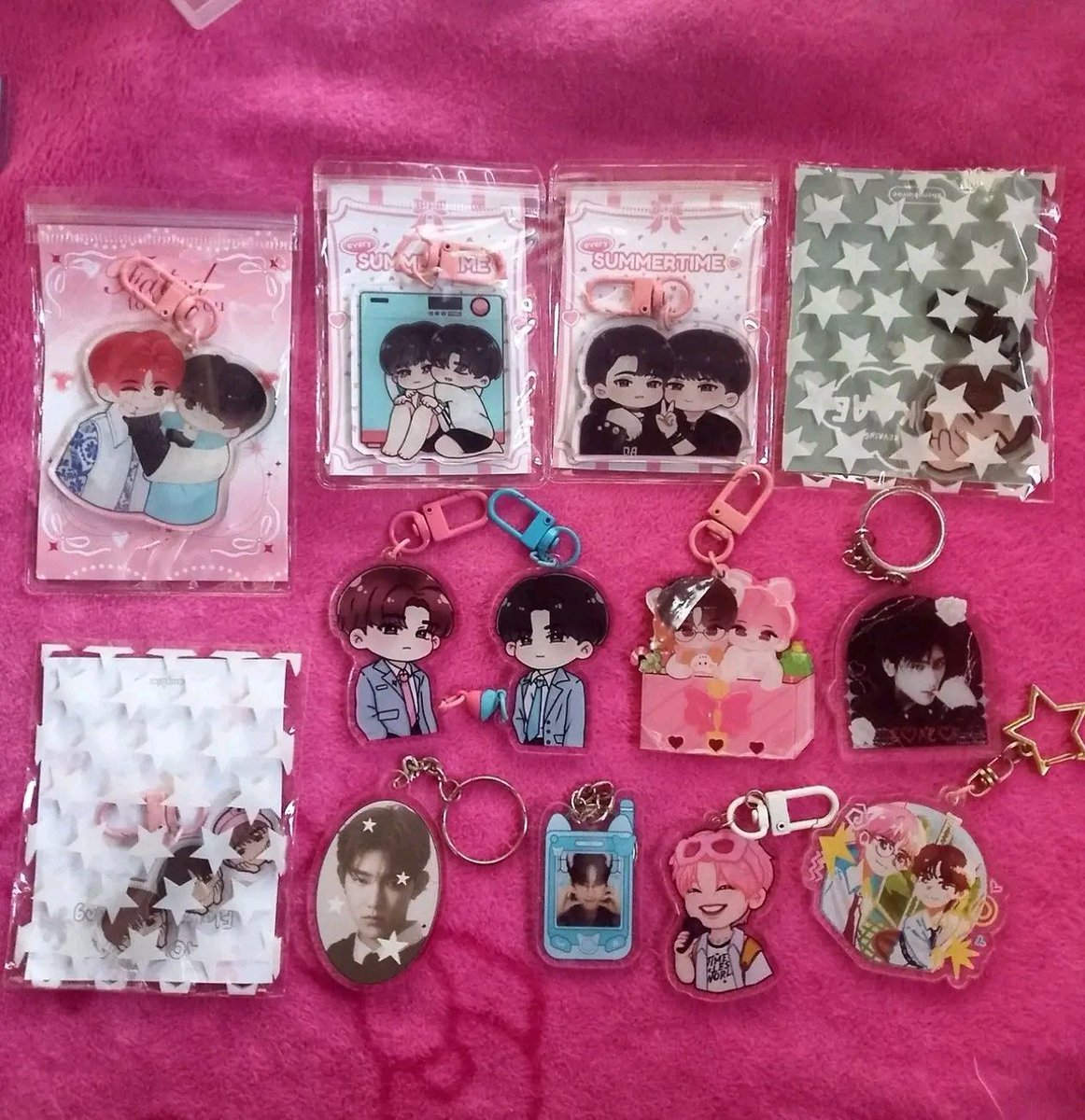 zhanewon's tweet photo. wts zb1 and2ble ph anik anik

- 500 set
- free pf 
- free hao banner if kukunin both set ( poca + anik anik )

jiwoong hanbin zhang hao matthew gyuvin yhmah kcon rose keyring button pins photocard holder https://t.co/xrb1yq0VZX